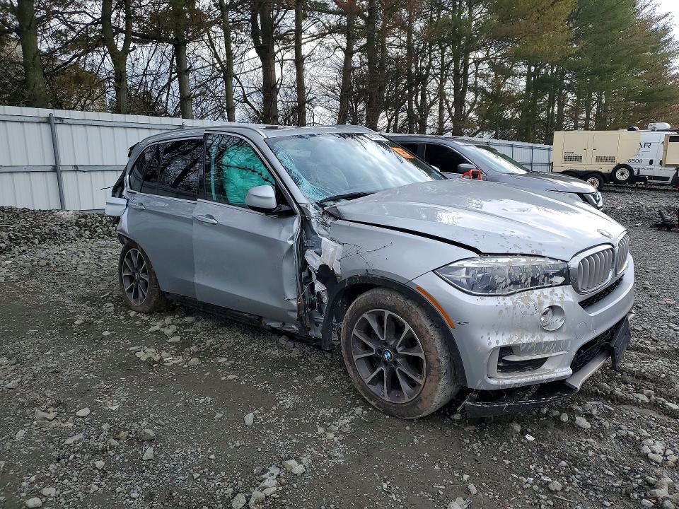 46141956 :رقم المزاد ، 5UXKR0C35H0X79314 vin ، 2017 Bmw X5 مزاد بيع