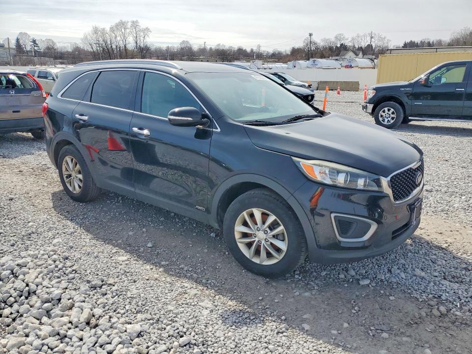 47350286 :رقم المزاد ، 5XYPGDA38HG263093 vin ، 2017 Kia Sorento مزاد بيع
