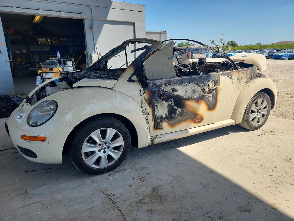Auction sale of the 2010 Volkswagen New Beetle, vin: 3VWRW3AL3AM003275, lot number: 47161146