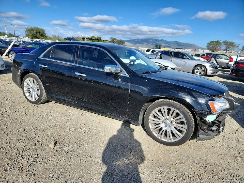 42072796 :رقم المزاد ، 2C3CA6CT1BH598721 vin ، 2011 Chrysler 300c مزاد بيع