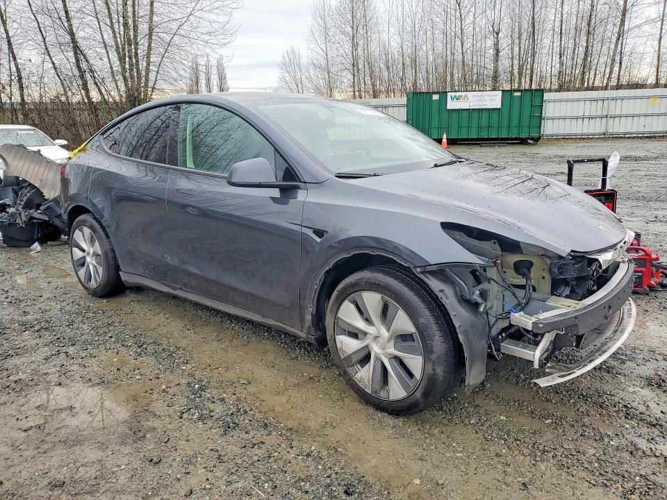 41812606 :رقم المزاد ، 7SAYGAEE3RF036372 vin ، 2024 Tesla Model Y مزاد بيع