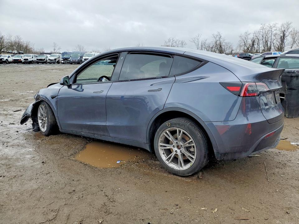 46141186 :رقم المزاد ، 7SAYGAEE3PF690866 vin ، 2023 Tesla Model Y مزاد بيع