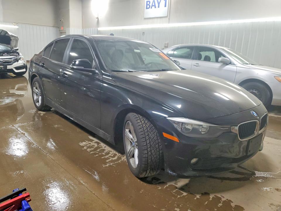 46844266 :رقم المزاد ، WBA3B1G51ENS80758 vin ، 2014 Bmw 320 مزاد بيع