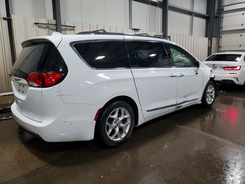 Продажа на аукционе авто 2017 Chrysler Pacifica, vin: 2C4RC1EG1HR597980, номер лота: 45675916