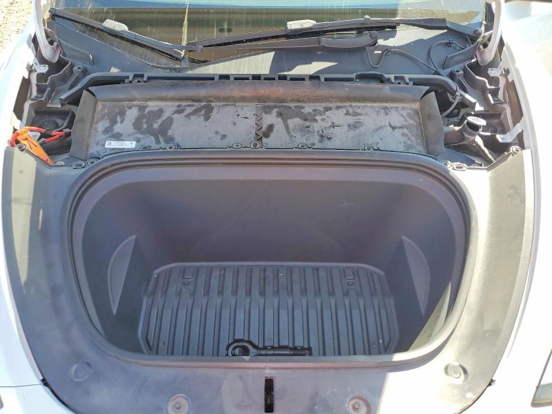 47606526 :رقم المزاد ، 5YJYGDEE9MF305305 vin ، 2021 Tesla Model Y مزاد بيع