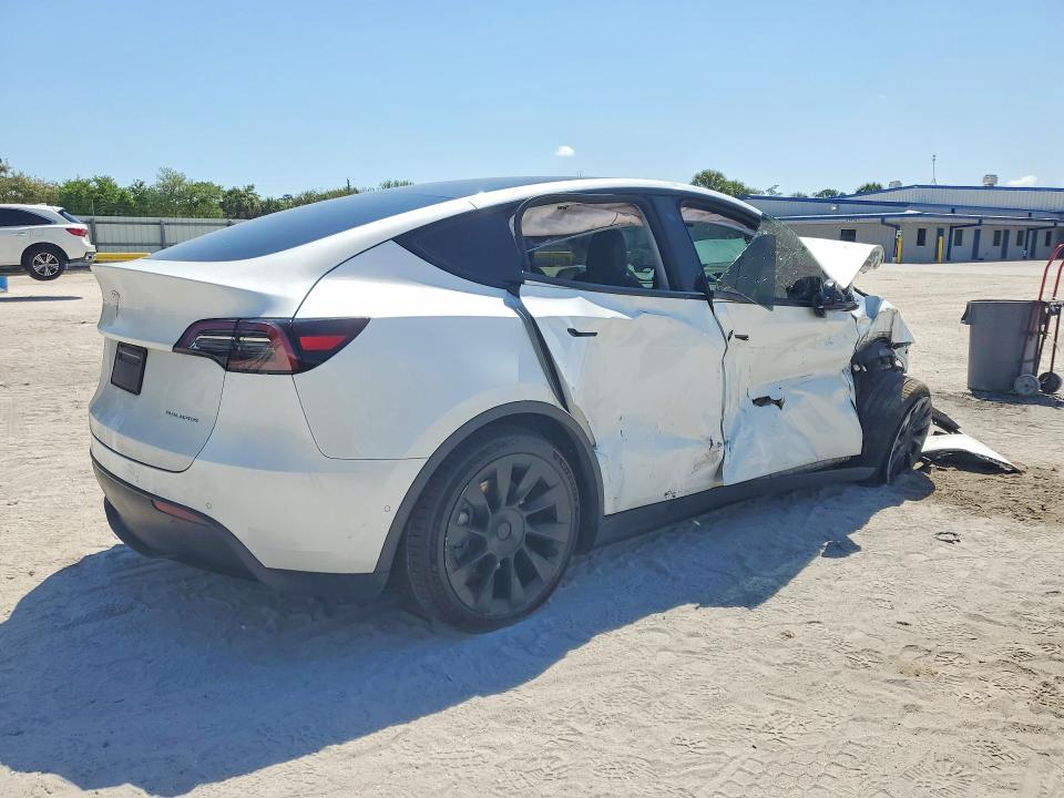 Продажа на аукционе авто 2022 Tesla Model Y, vin: 7SAYGDEEXNF318925, номер лота: 47650766