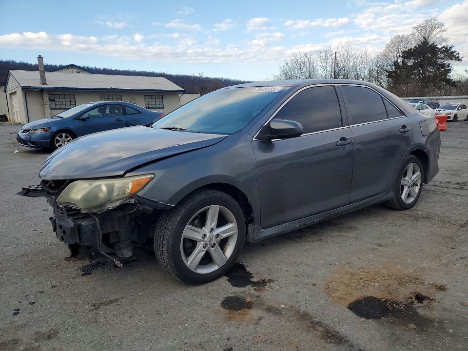 79481785 :رقم المزاد ، 4T1BF1FK4EU428154 vin ، 2014 Toyota Camry مزاد بيع