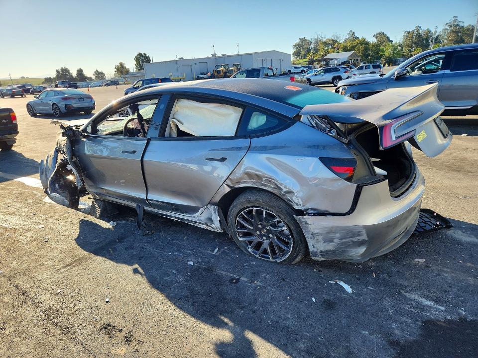 2025 Tesla Model 3 მანქანა იყიდება აუქციონზე, vin: 5YJ3E1EA1SF018985, აუქციონის ნომერი: 46733926
