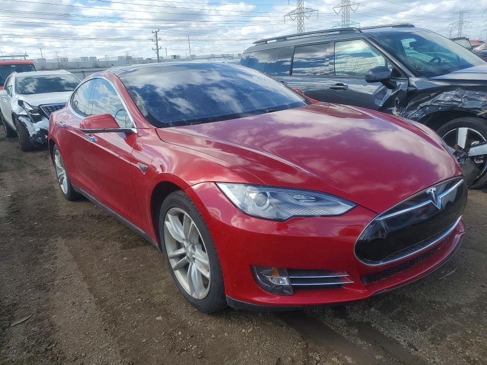 47418336 :رقم المزاد ، 5YJSA1DP5DFP10859 vin ، 2013 Tesla Model S مزاد بيع