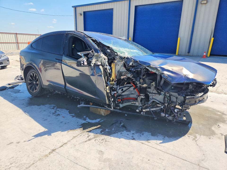 48122326 :رقم المزاد ، 5YJXCBE23JF090047 vin ، 2018 Tesla Model X مزاد بيع