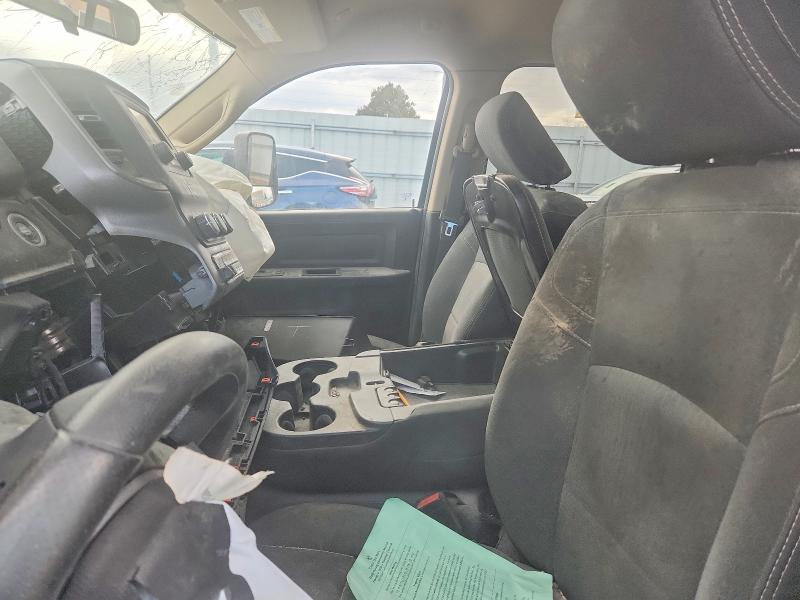 41641106 :رقم المزاد ، 3C6UR5HJ1KG591186 vin ، 2019 Ram 2500 مزاد بيع