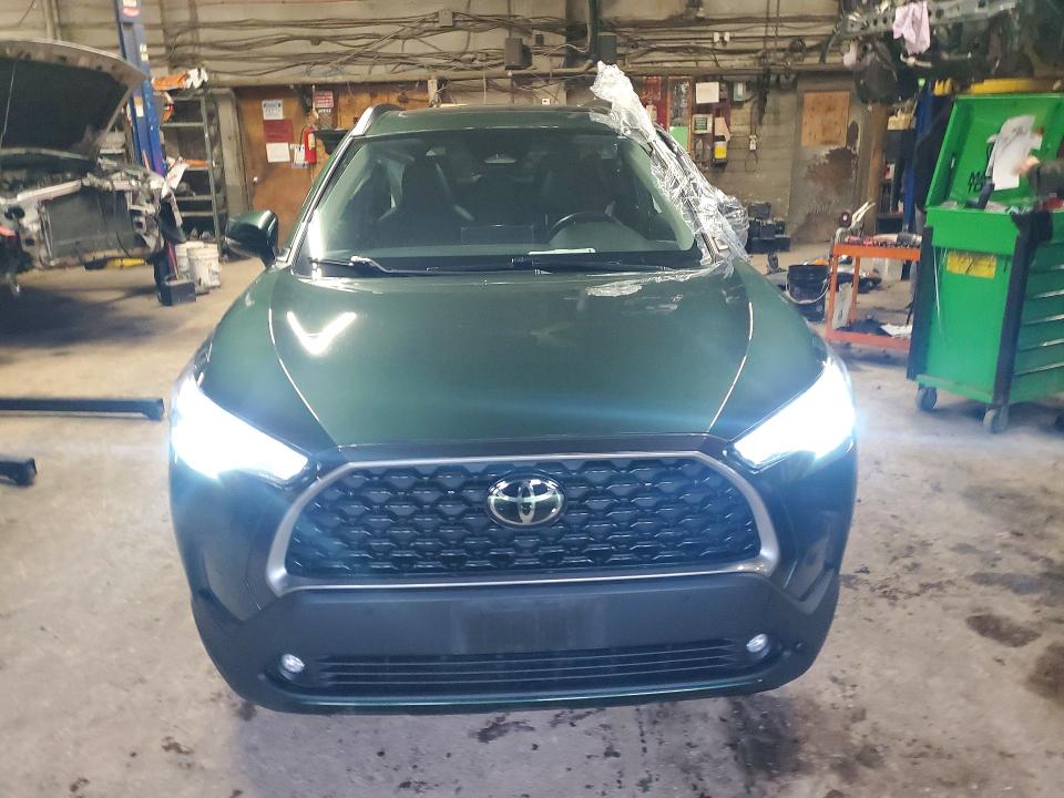 Продажа на аукционе авто 2023 Toyota Corolla Cross, vin: 7MUDAABG9PV045918, номер лота: 79980905