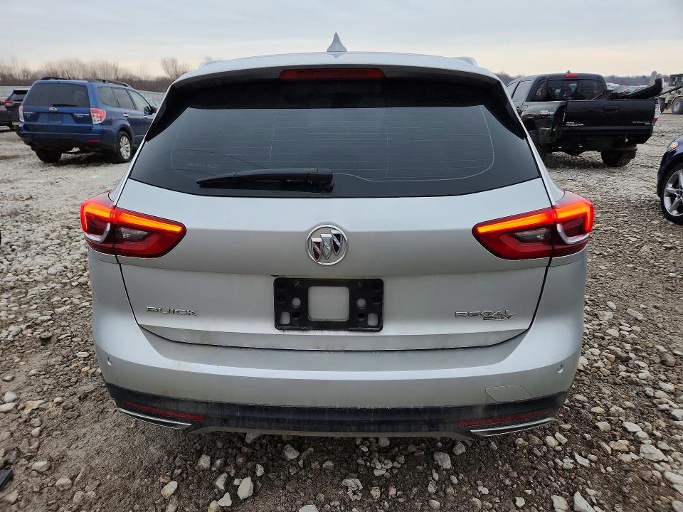 76639505 :رقم المزاد ، W04GU8SX6J1067316 vin ، 2018 Buick Regal Tourx مزاد بيع