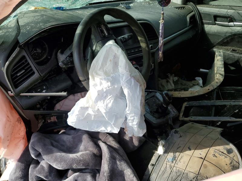 47833686 :رقم المزاد ، 5NPD84LF9KH459681 vin ، 2019 Hyundai Elantra مزاد بيع