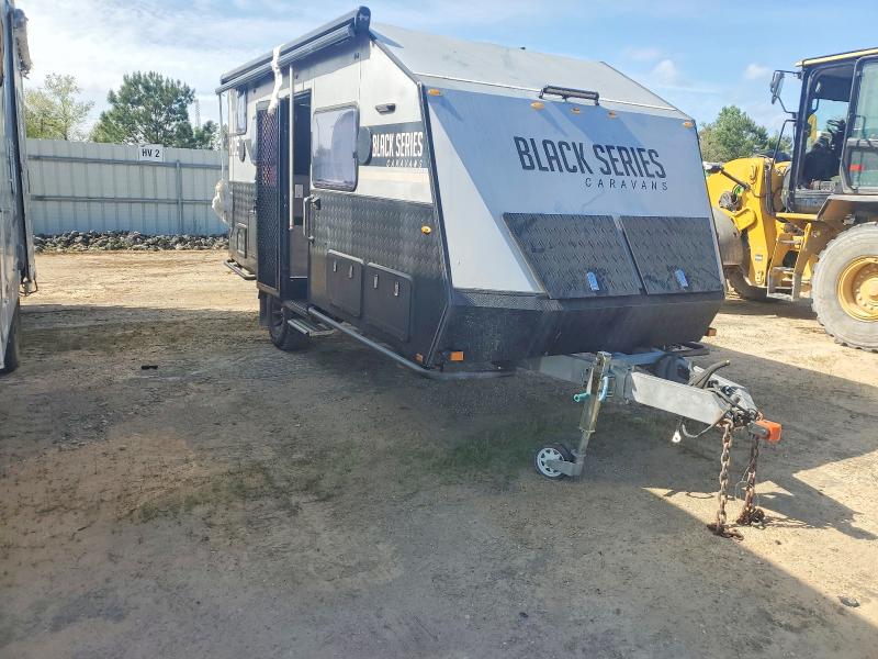 47301756 :رقم المزاد ، 4B9B1AB19HA165073 vin ، 2017 Blackeries Camper مزاد بيع