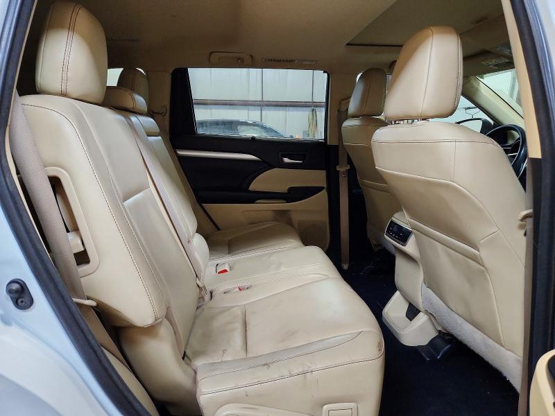 79780645 :رقم المزاد ، 5TDJZRFH1JS553203 vin ، 2018 Toyota Highlander مزاد بيع