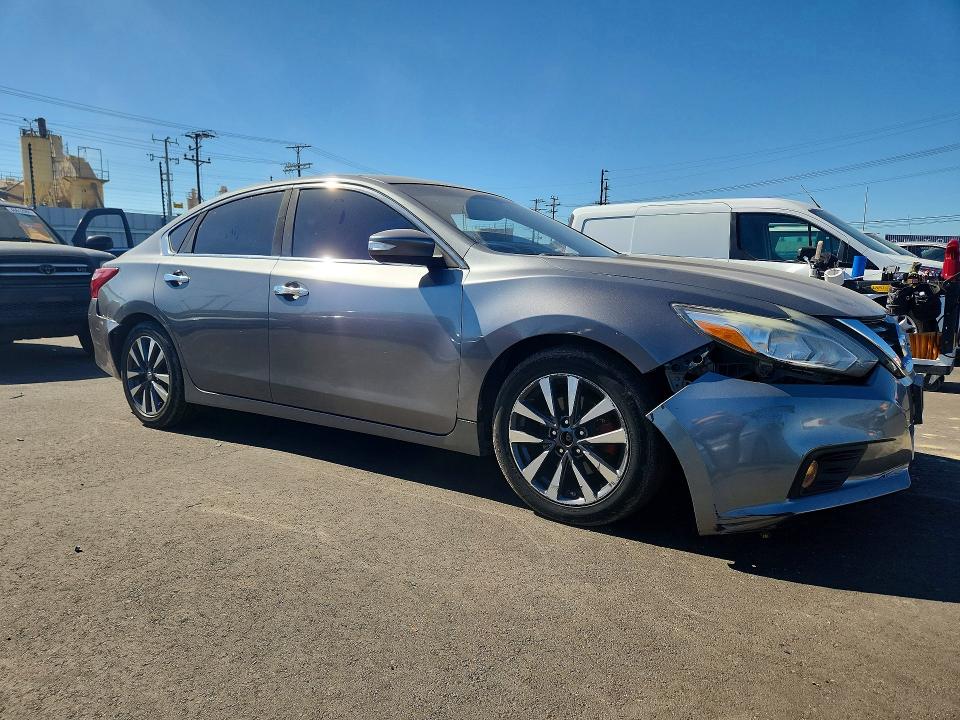 2017 Nissan Altima მანქანა იყიდება აუქციონზე, vin: 1N4AL3AP3HC241771, აუქციონის ნომერი: 46757266