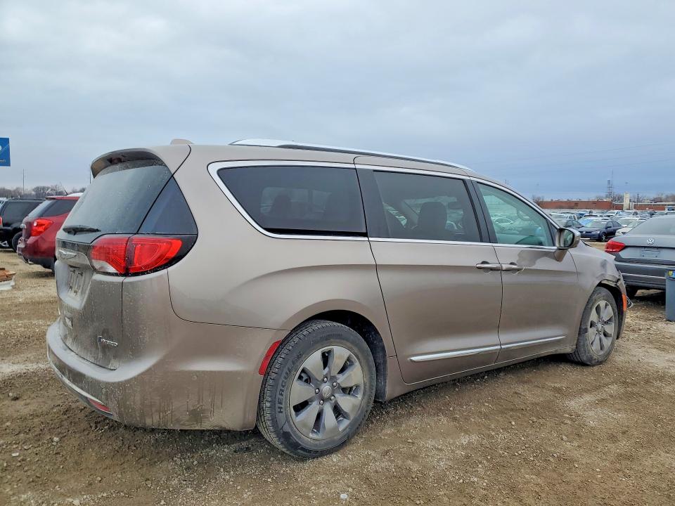Продаж на аукціоні авто 2018 Chrysler Pacifica, vin: 2C4RC1N71JR133402, номер лоту: 79721015