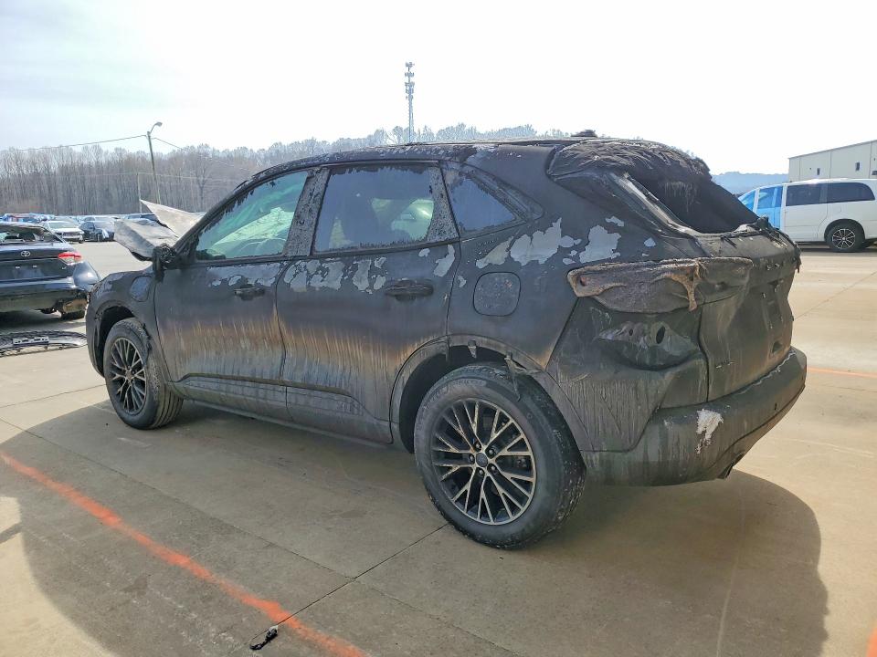 46939416 :رقم المزاد ، 1FMCU0KZ6NUA72037 vin ، 2022 Ford Escape مزاد بيع