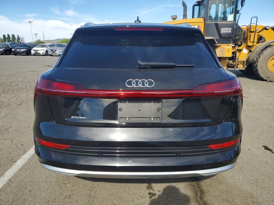 2019 Audi E-tron მანქანა იყიდება აუქციონზე, vin: WA1LABGE3KB016671, აუქციონის ნომერი: 48142156