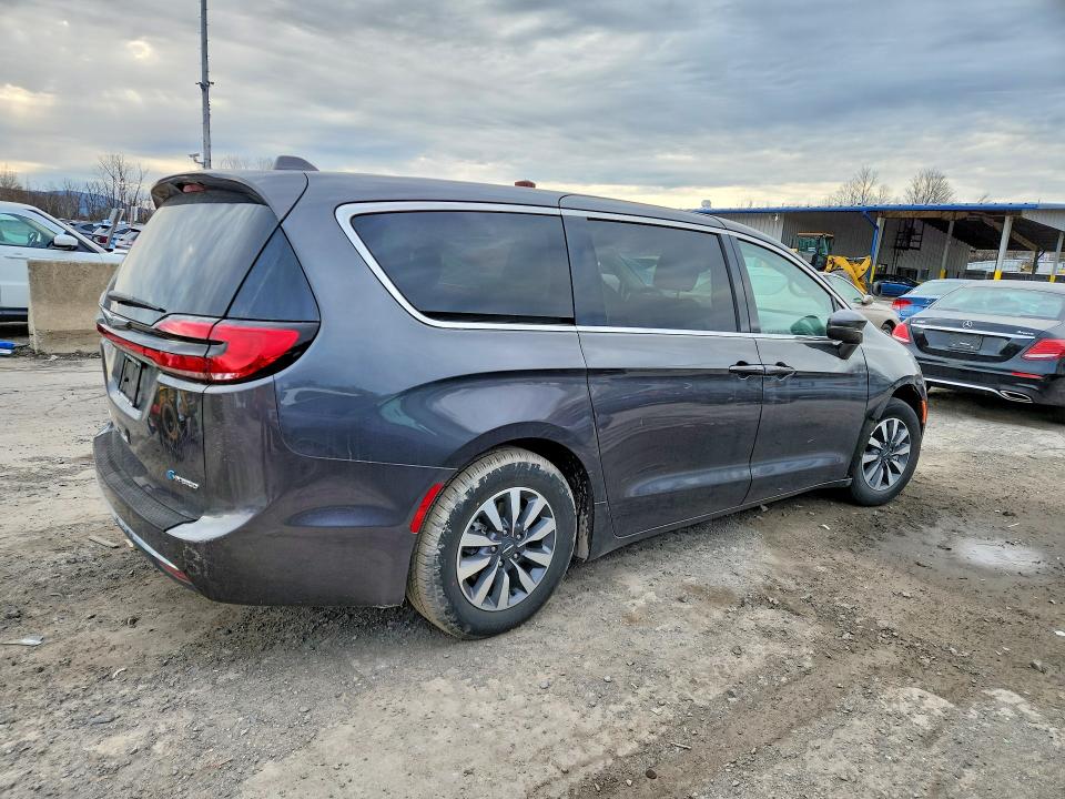 2022 Chrysler Pacifica მანქანა იყიდება აუქციონზე, vin: 2C4RC1L79NR206833, აუქციონის ნომერი: 46267036