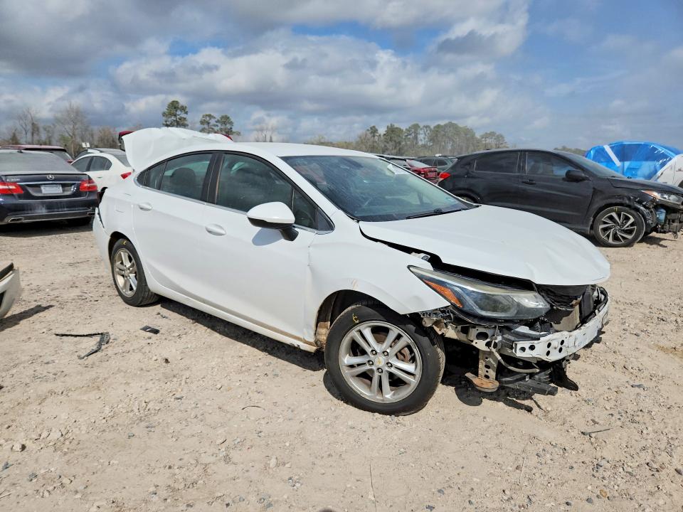 Продаж на аукціоні авто 2018 Chevrolet Cruze, vin: 1G1BE5SM0J7101323, номер лоту: 41598706