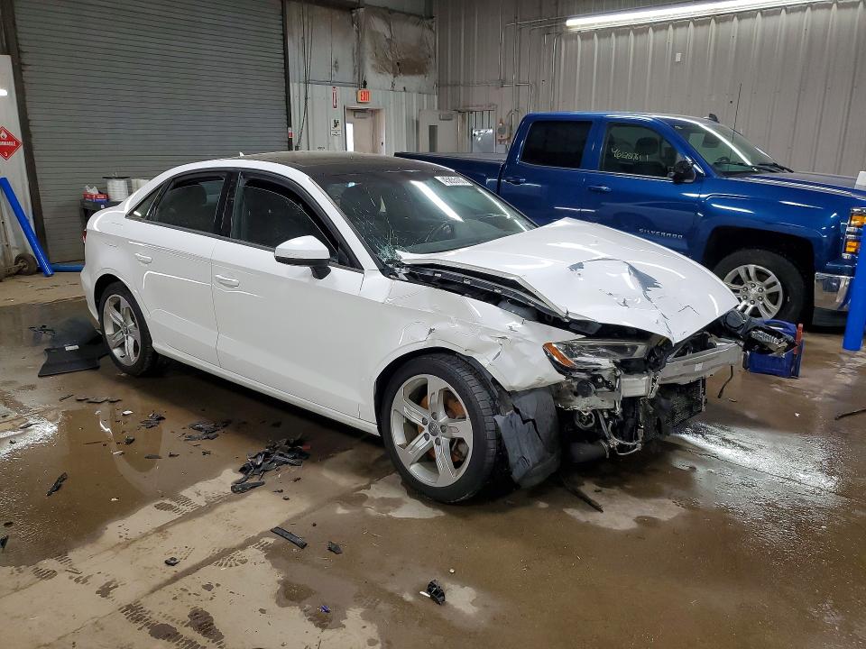Продаж на аукціоні авто 2018 Audi A3, vin: WAUAUHFF5J1072288, номер лоту: 45855186
