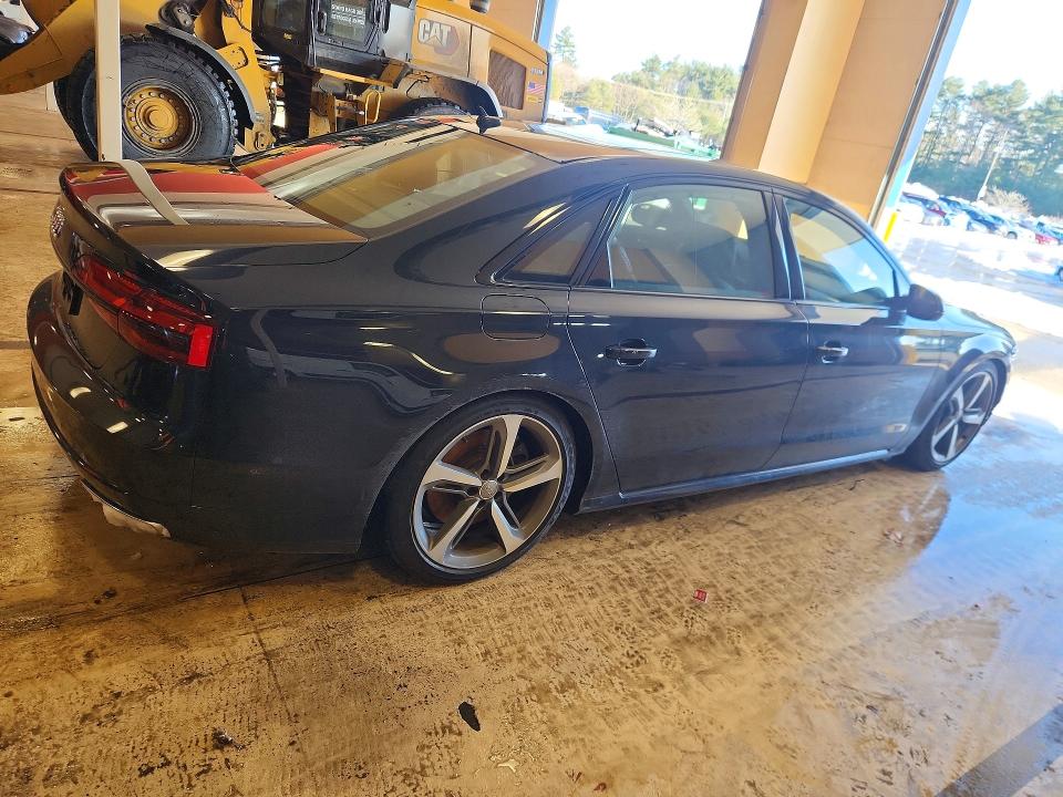 2018 Audi A8 მანქანა იყიდება აუქციონზე, vin: WAU44AFD0JN000121, აუქციონის ნომერი: 77244075