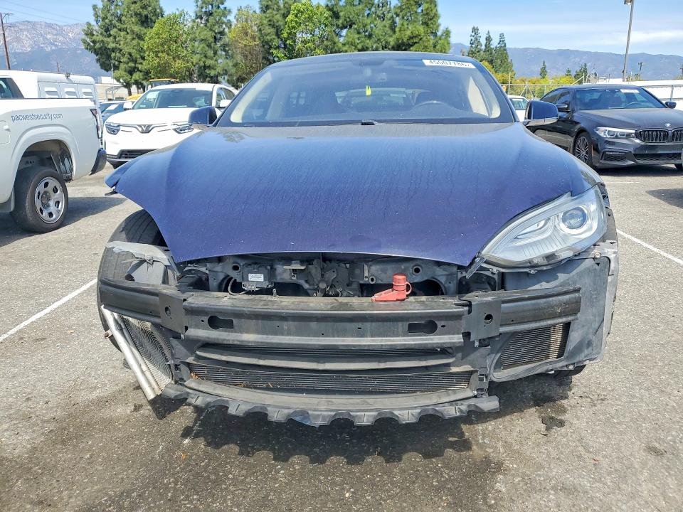 45507786 :رقم المزاد ، 5YJSA1H18EFP52997 vin ، 2014 Tesla Model S مزاد بيع