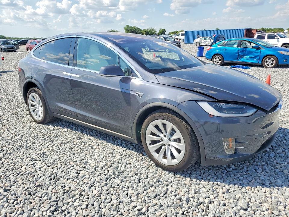 2018 Tesla Model X მანქანა იყიდება აუქციონზე, vin: 5YJXCBE29JF120037, აუქციონის ნომერი: 47739386