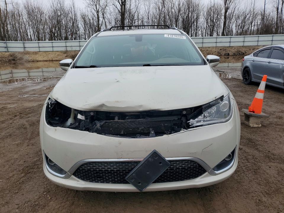 41876286 :رقم المزاد ، 2C4RC1GG2HR665815 vin ، 2017 Chrysler Pacifica مزاد بيع