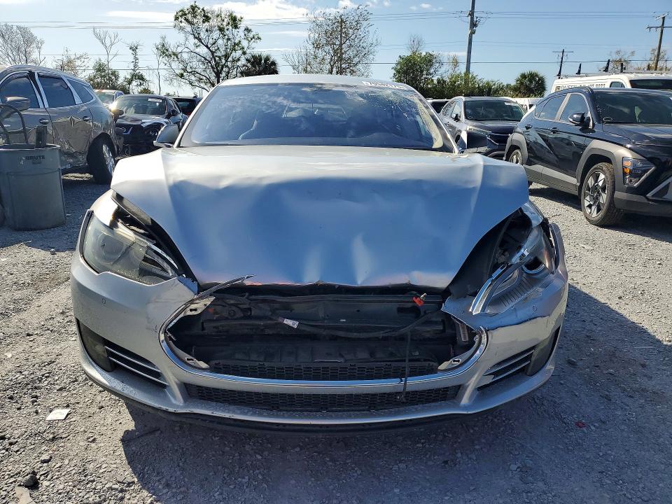 Продажа на аукционе авто 2014 Tesla Model S, vin: 5YJSA1H18EFP42972, номер лота: 79542175