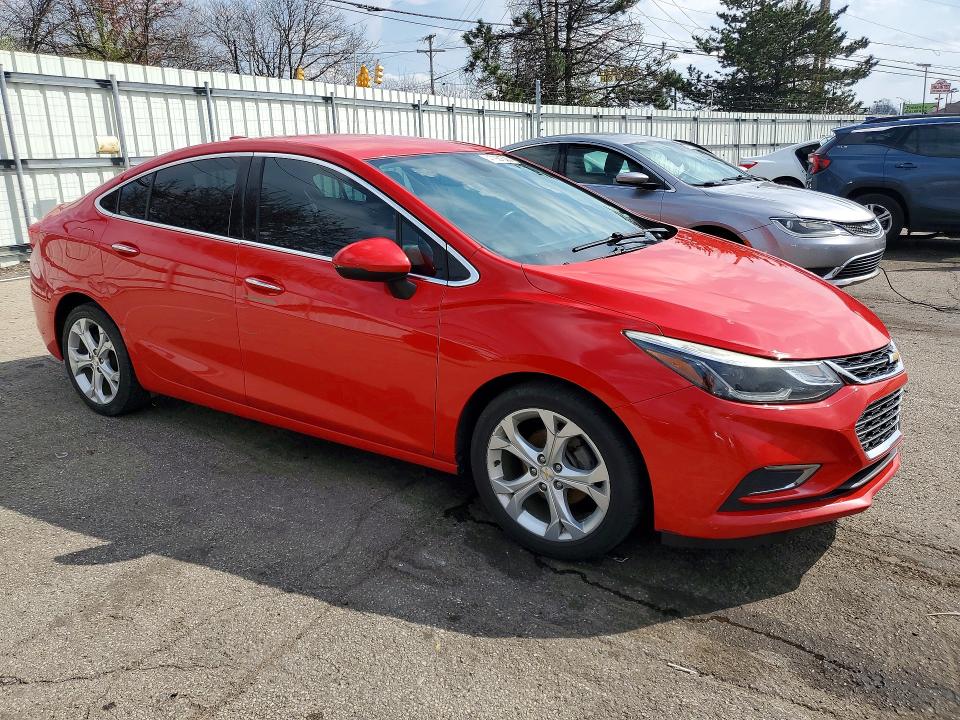 47921526 :رقم المزاد ، 1G1BF5SM0H7140761 vin ، 2017 Chevrolet Cruze مزاد بيع