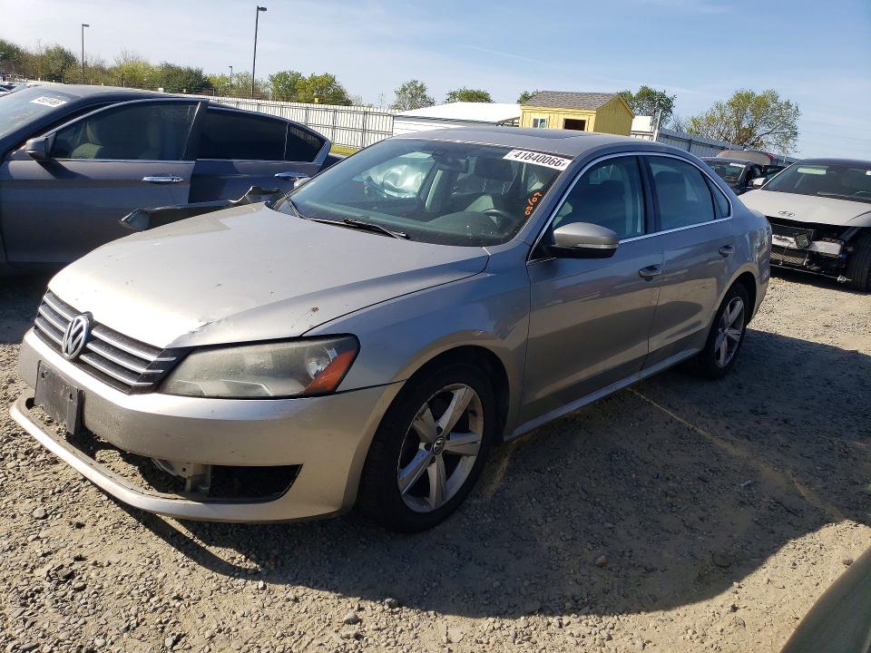 41840066 :رقم المزاد ، 1VWBP7A35DC049685 vin ، 2013 Volkswagen Passat مزاد بيع