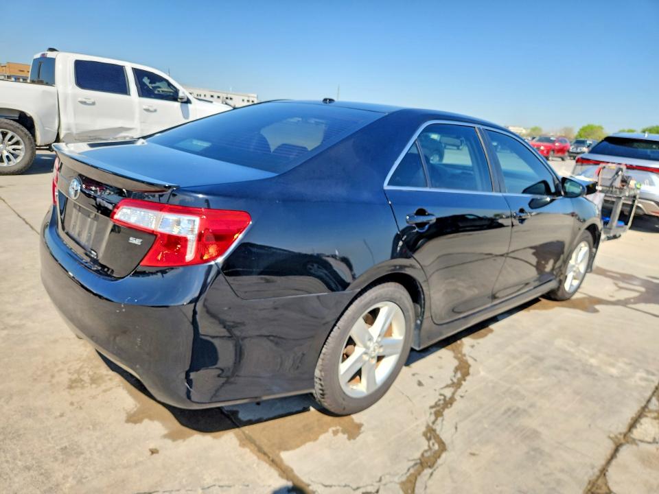 47440706 :رقم المزاد ، 4T1BF1FK3CU032276 vin ، 2012 Toyota Camry مزاد بيع