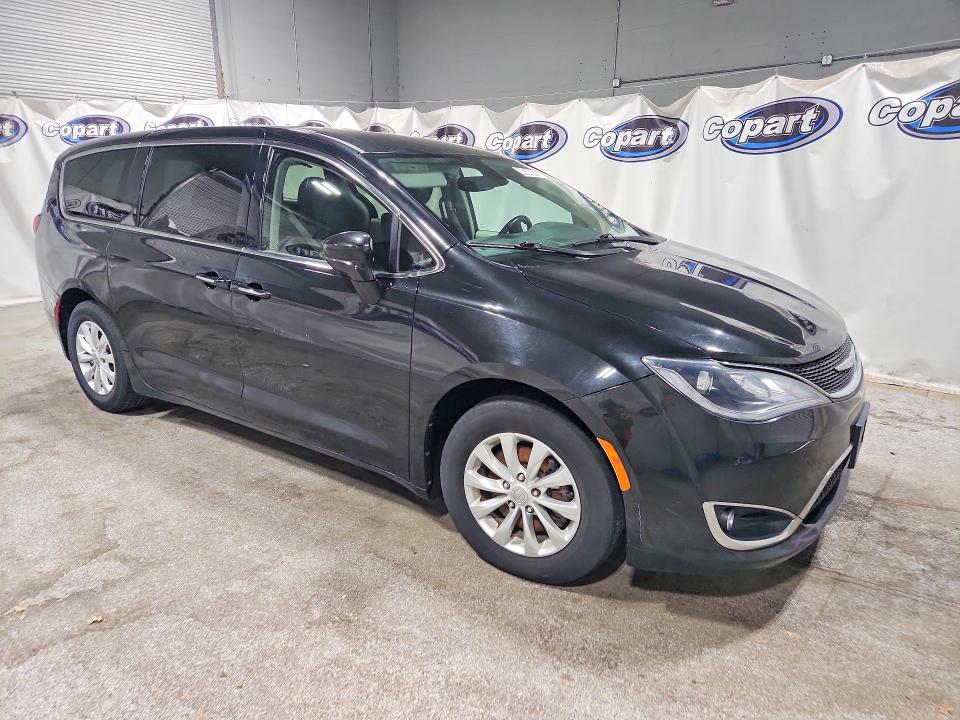 2019 Chrysler Pacifica მანქანა იყიდება აუქციონზე, vin: 2C4RC1FGXKR507702, აუქციონის ნომერი: 46340426