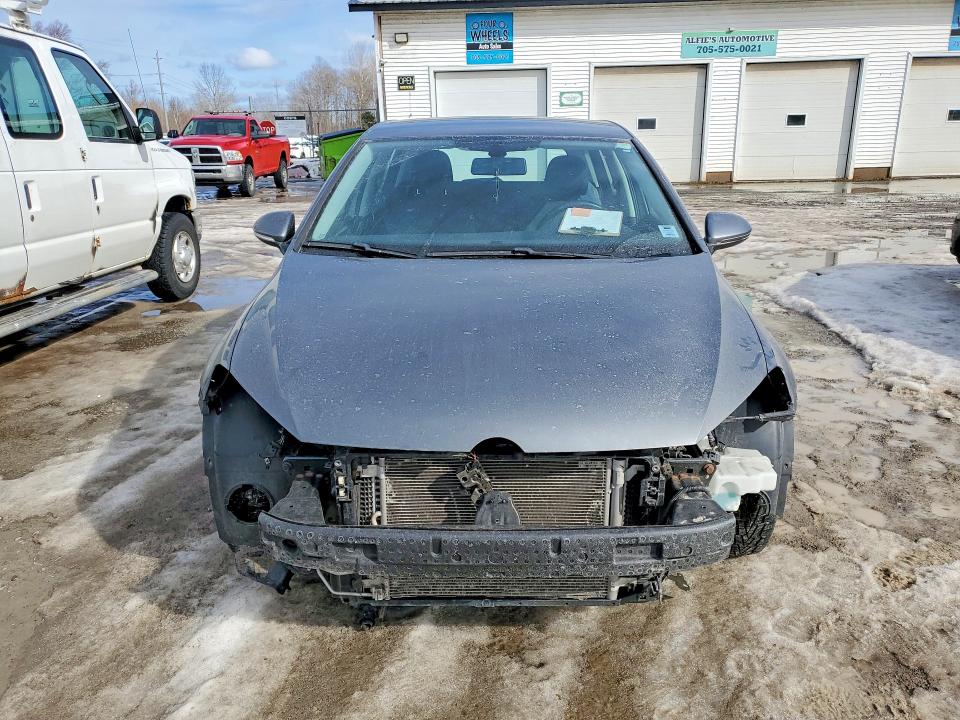 79832085 :رقم المزاد ، 3VWB17AU0JM288856 vin ، 2018 Volkswagen Golf مزاد بيع