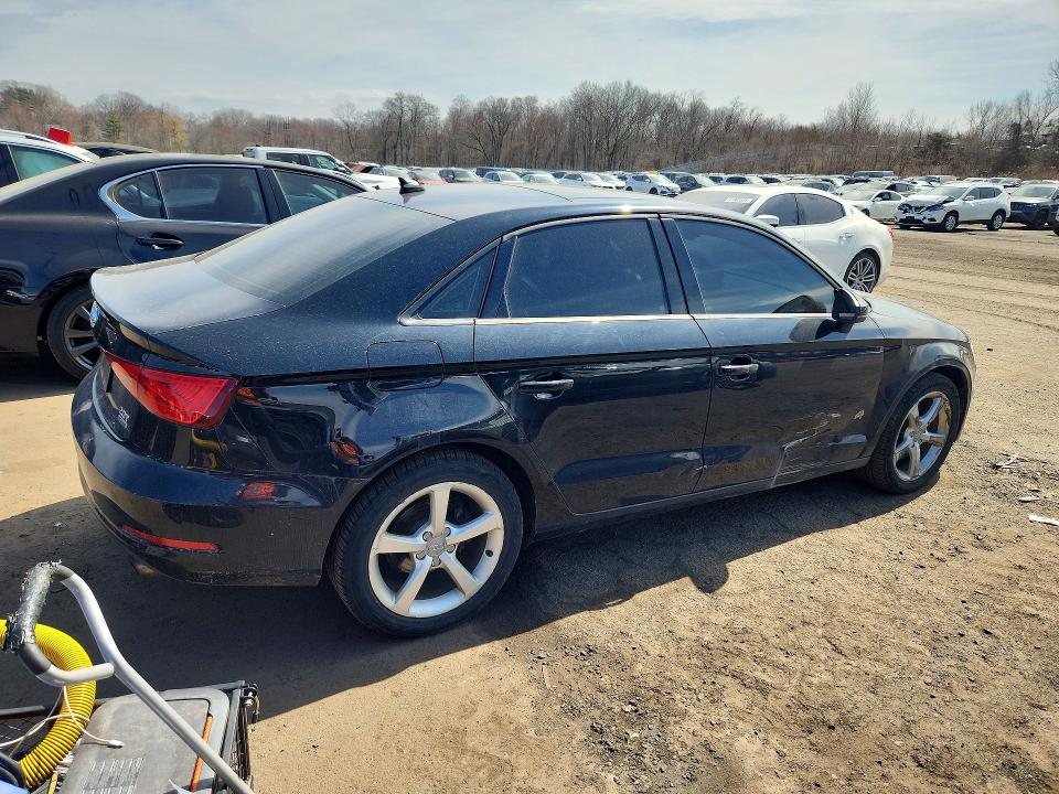 47167126 :رقم المزاد ، WAUBFHFF2F1089992 vin ، 2015 Audi A3 مزاد بيع