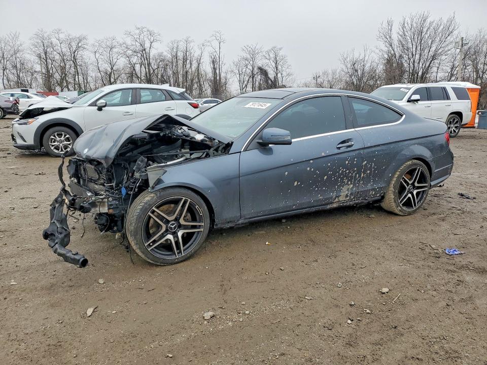 79121645 :رقم المزاد ، WDDGJ8JB9DG071291 vin ، 2013 Mercedes-benz C مزاد بيع