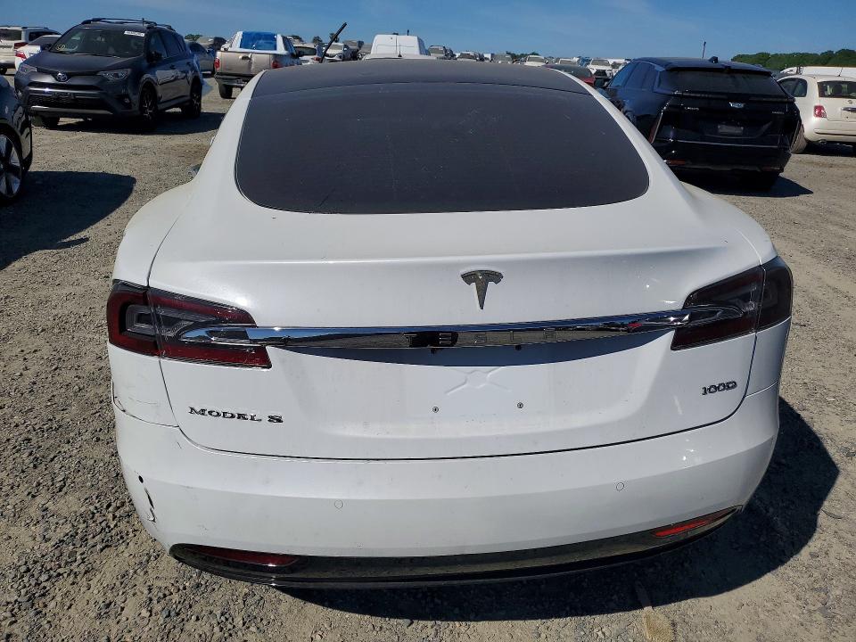 47127946 :رقم المزاد ، 5YJSA1E2XJF248121 vin ، 2018 Tesla Model S مزاد بيع