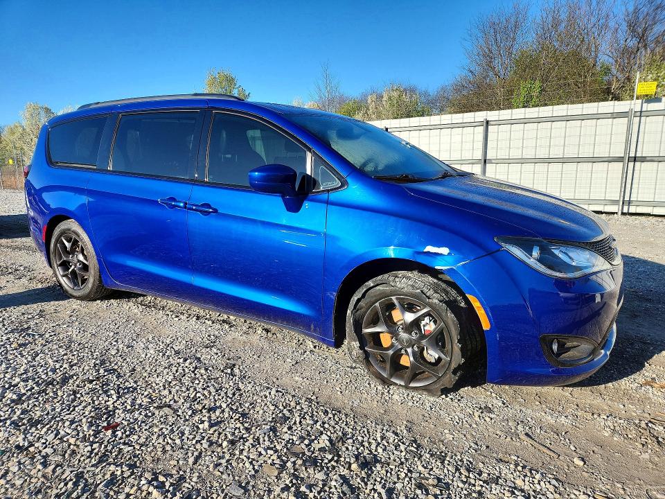 2019 Chrysler Pacifica მანქანა იყიდება აუქციონზე, vin: 2C4RC1BG1KR569723, აუქციონის ნომერი: 45787196