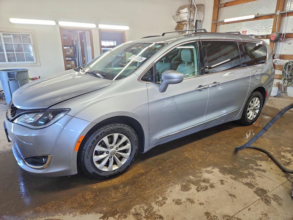 Продажа на аукционе авто 2018 Chrysler Pacifica, vin: 2C4RC1BG1JR236131, номер лота: 46021126