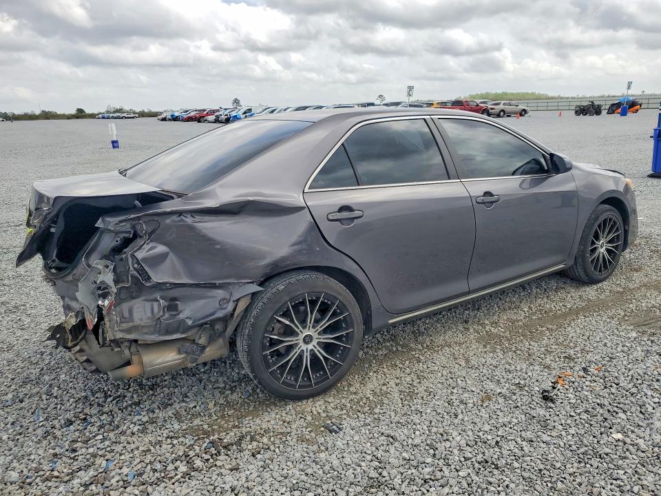 42020886 :رقم المزاد ، 4T1BF1FK9EU418381 vin ، 2014 Toyota Camry مزاد بيع