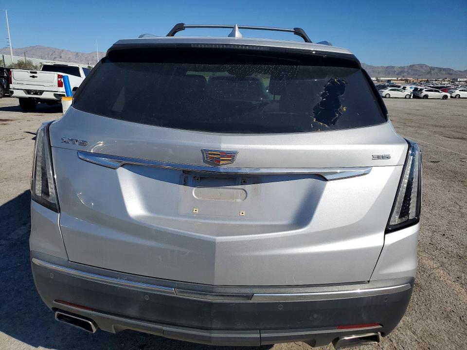 41989486 :رقم المزاد ، 1GYKNERSXJZ221608 vin ، 2018 Cadillac Xt5 مزاد بيع