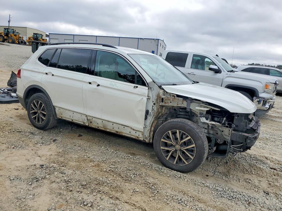 79519145 :رقم المزاد ، 3VV3B7AX3JM020819 vin ، 2018 Volkswagen Tiguan مزاد بيع