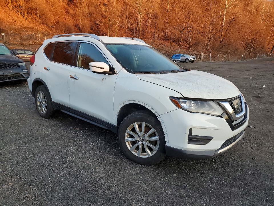 Продажа на аукционе авто 2017 Nissan Rogue, vin: KNMAT2MV8HP581182, номер лота: 46115426