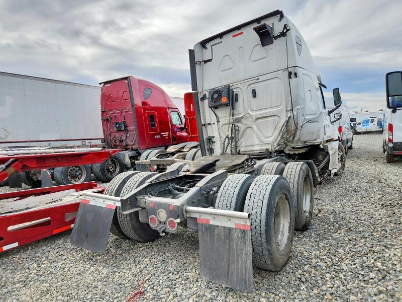 Продаж на аукціоні авто 2020 Freightliner Cascadia 126, vin: 3AKJHHDV5LSLR8226, номер лоту: 45660476