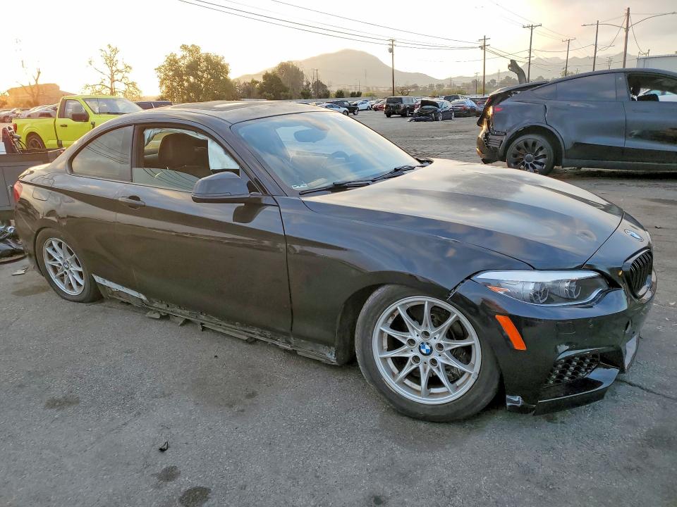 41975686 :رقم المزاد ، WBA1J7C50FV358709 vin ، 2015 Bmw M235i مزاد بيع