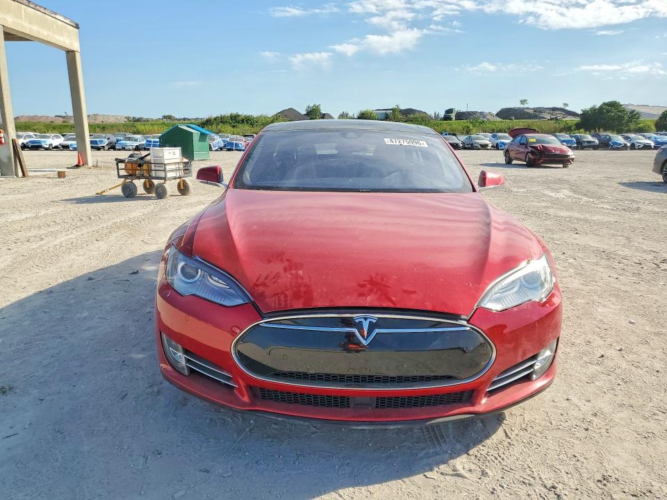 Продажа на аукционе авто 2015 Tesla Model S, vin: 5YJSA1H49FF084378, номер лота: 47275996