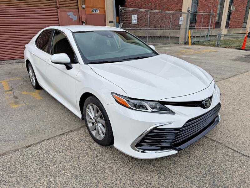 Продаж на аукціоні авто 2021 Toyota Camry, vin: 4T1C11AK1MU598688, номер лоту: 46439446